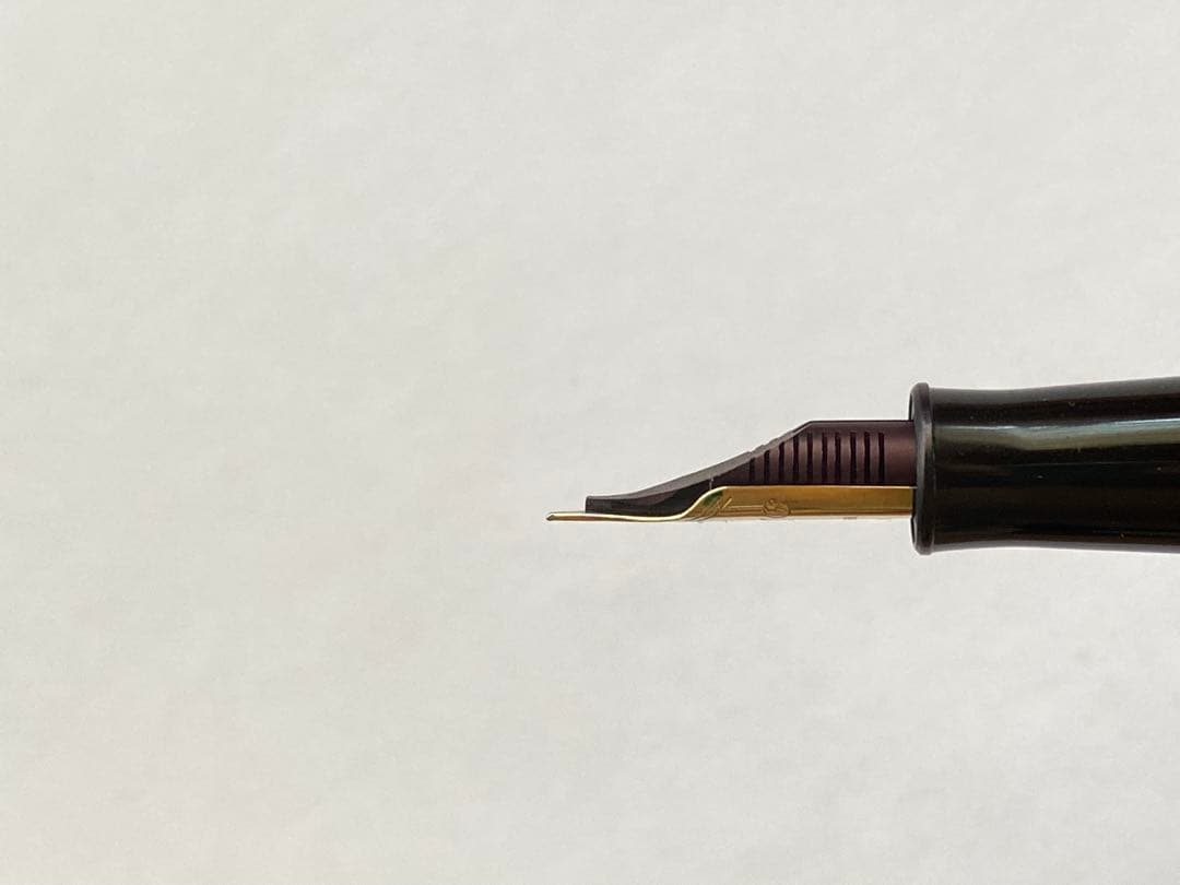 【廃番品】プラチナ万年筆　旧型ブライヤー#3776 14K 細字　コンバーター付