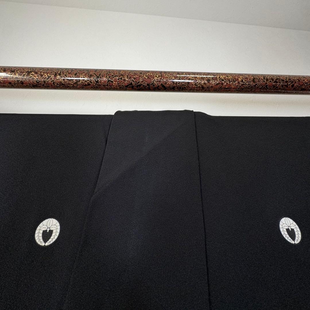 超美品　黒留袖　正絹　袷　広衿　現代　163裄64.5 金　金彩　曼荼羅柄　赤