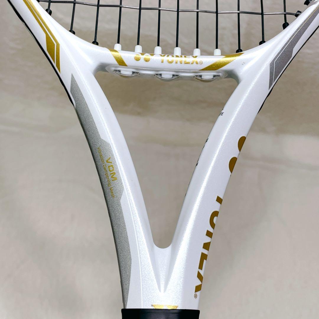 【希少】YONEX EZONE 100 大坂なおみモデル　ホワイト/ゴールドG2