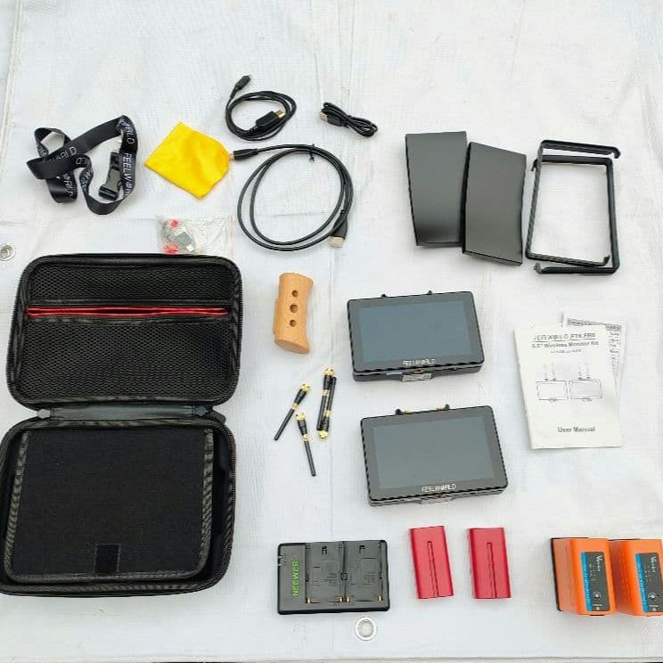 FEELWORLD FT6 FR6 5.5インチ ワイヤレスビデオ送信 電池×4