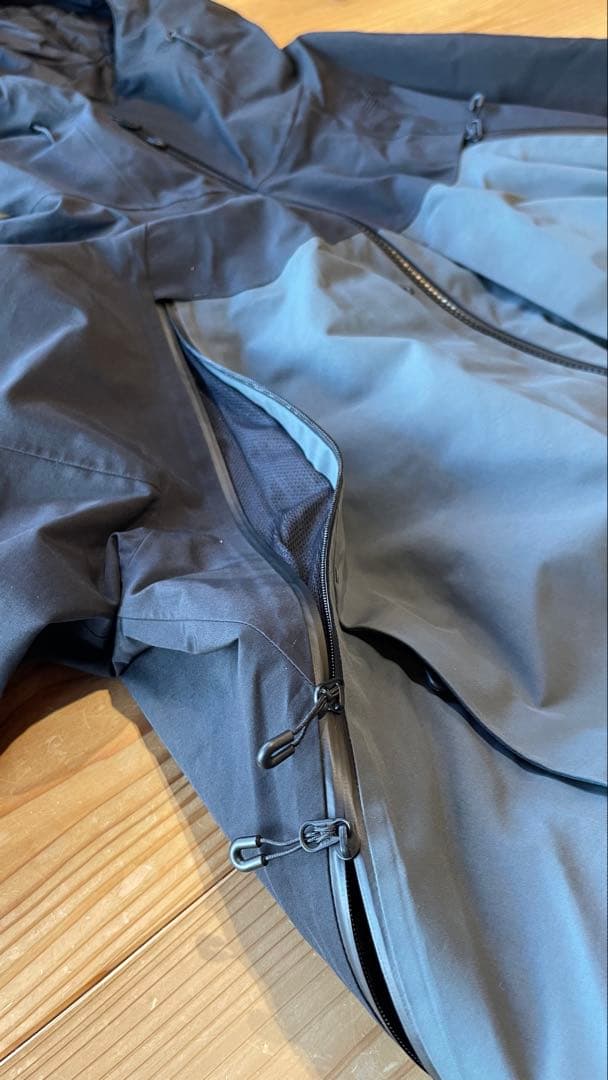 新品 ゴールドウィン ゴアテックスツーレイヤーサーモベンチレーティングジャケット