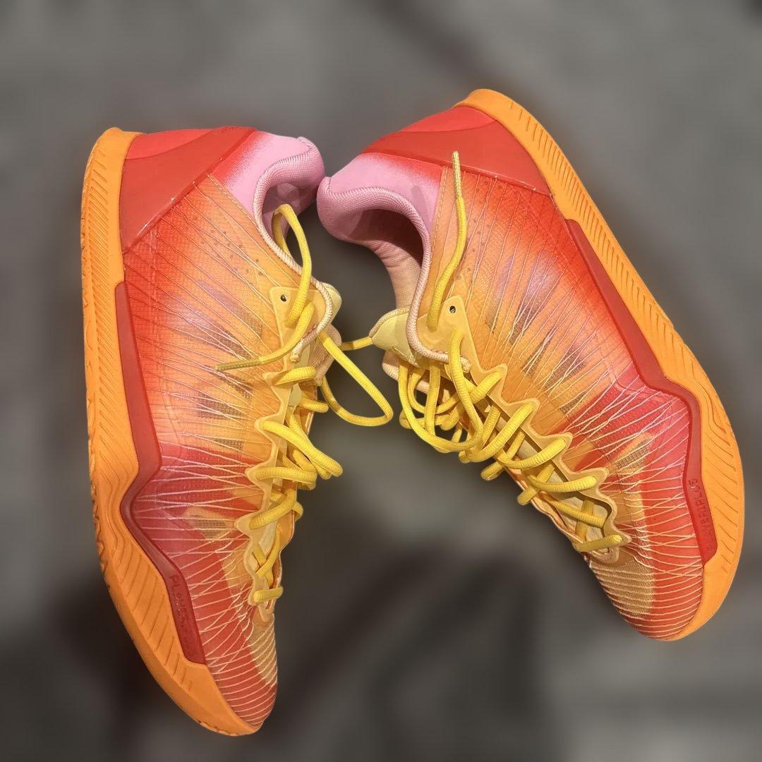 オレンジ/ピンク バスケットボールシューズ