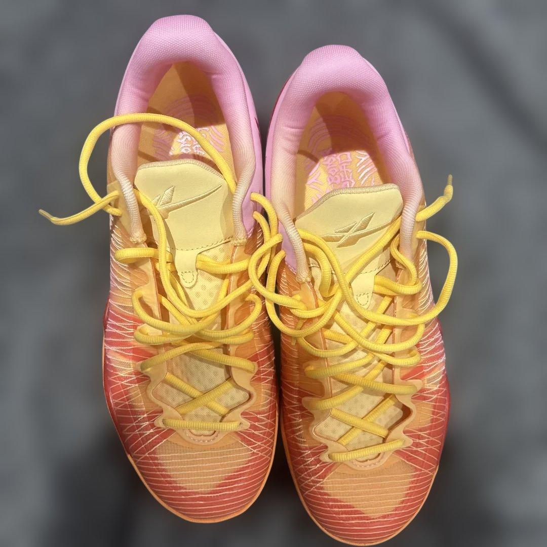 オレンジ/ピンク バスケットボールシューズ