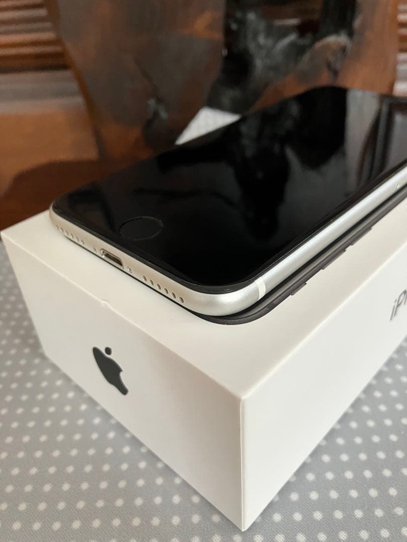 Apple iPhone SE (第2世代) ホワイト 128G 初期化済