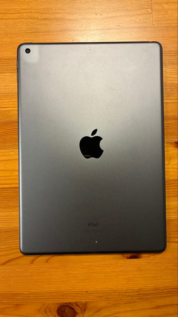 iPad第8世代 32GB wi-fiモデル スペースグレー