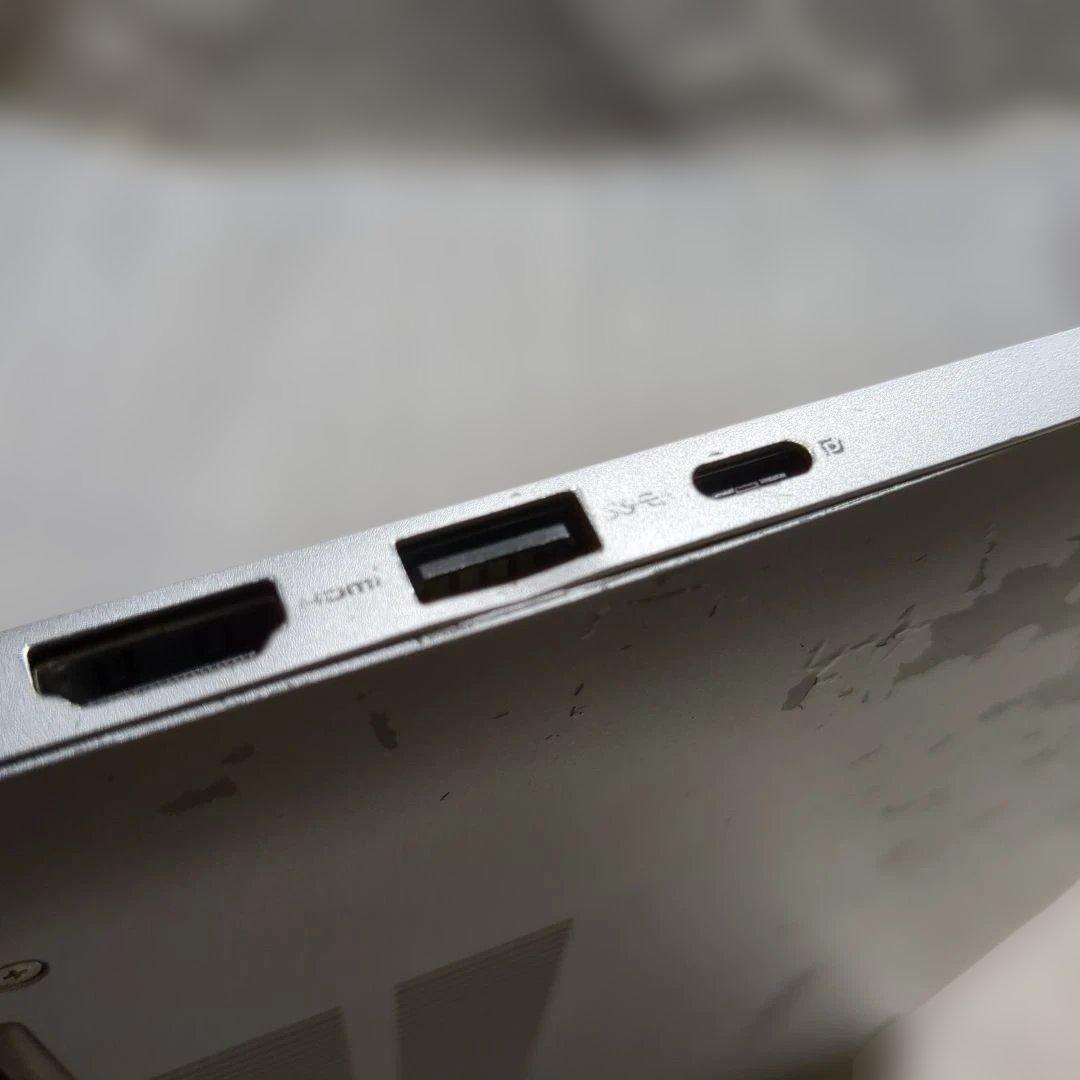 Dell Inspiron 14 5402 USモデル