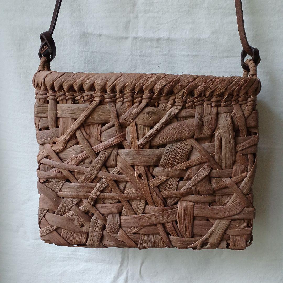 乱れ編みの国産山葡萄ショルダーバッグ