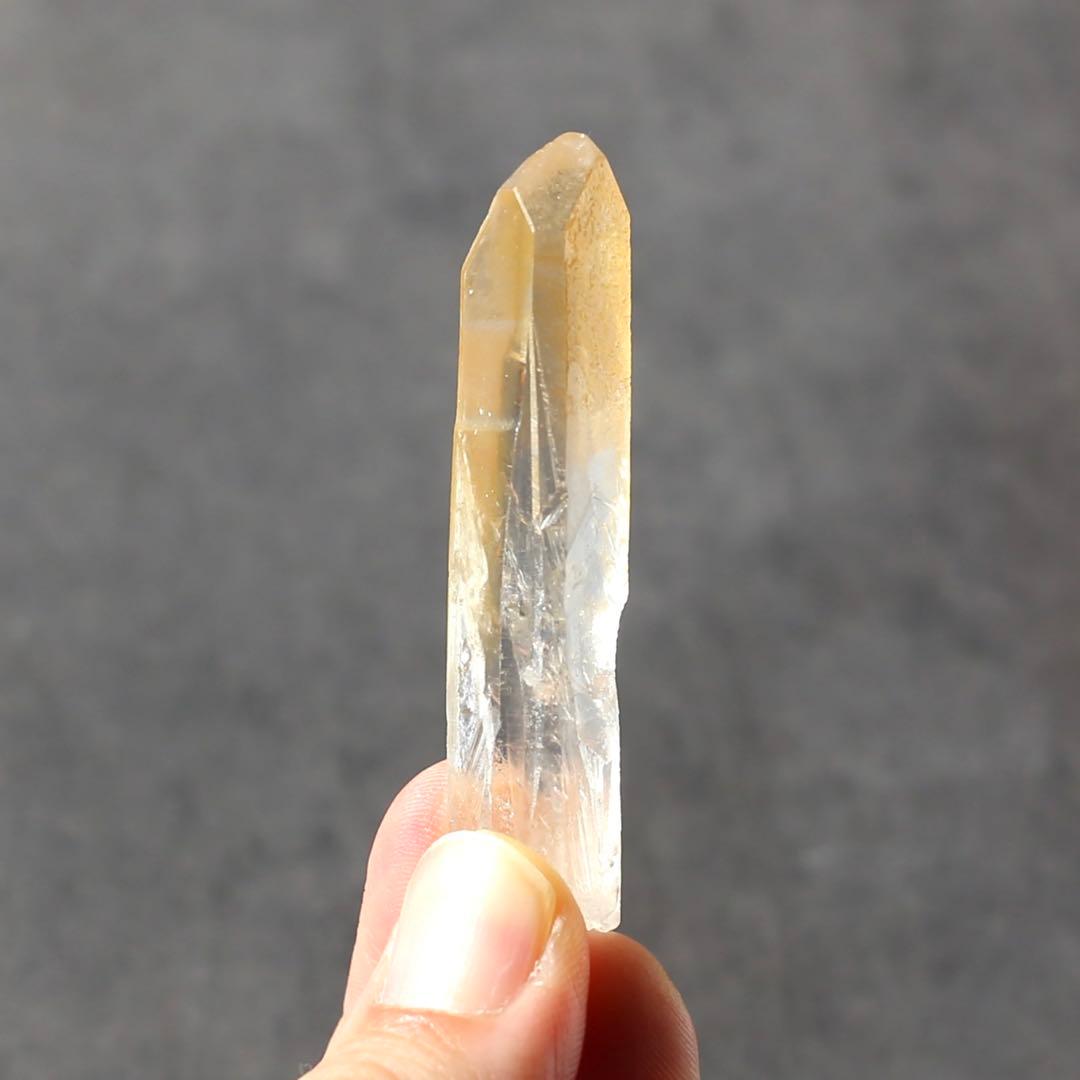 ゴールデンヒーラー クォーツ 原石 水晶 鉱物 希少石 天然石