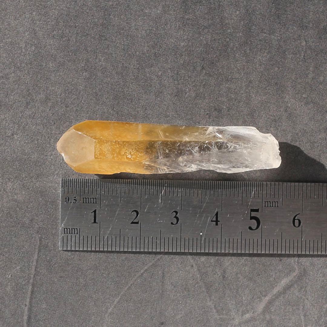 ゴールデンヒーラー クォーツ 原石 水晶 鉱物 希少石 天然石