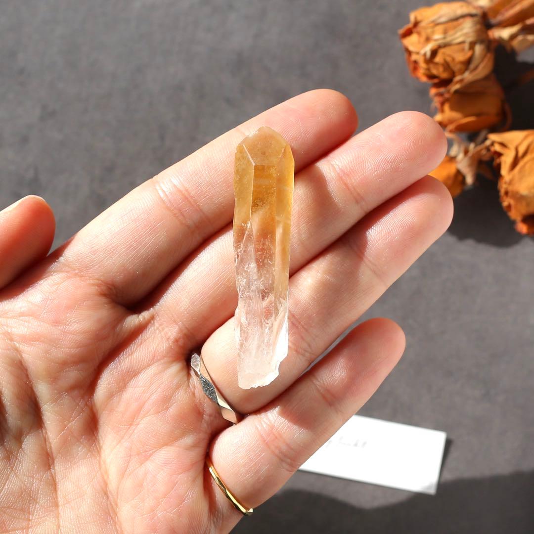 ゴールデンヒーラー クォーツ 原石 水晶 鉱物 希少石 天然石