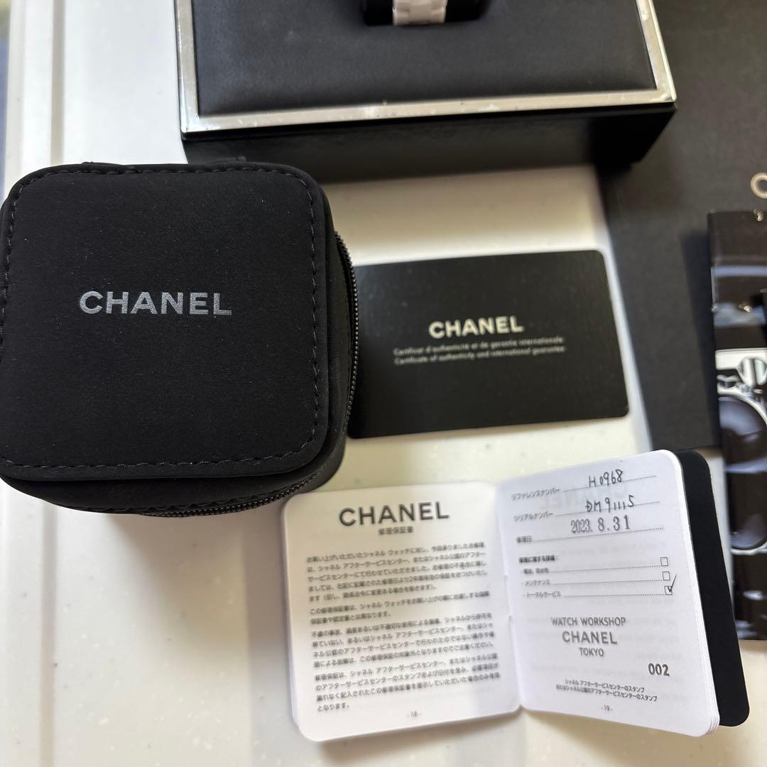 シャネルJ12 33mm 白セラミック　レディース（正規品）