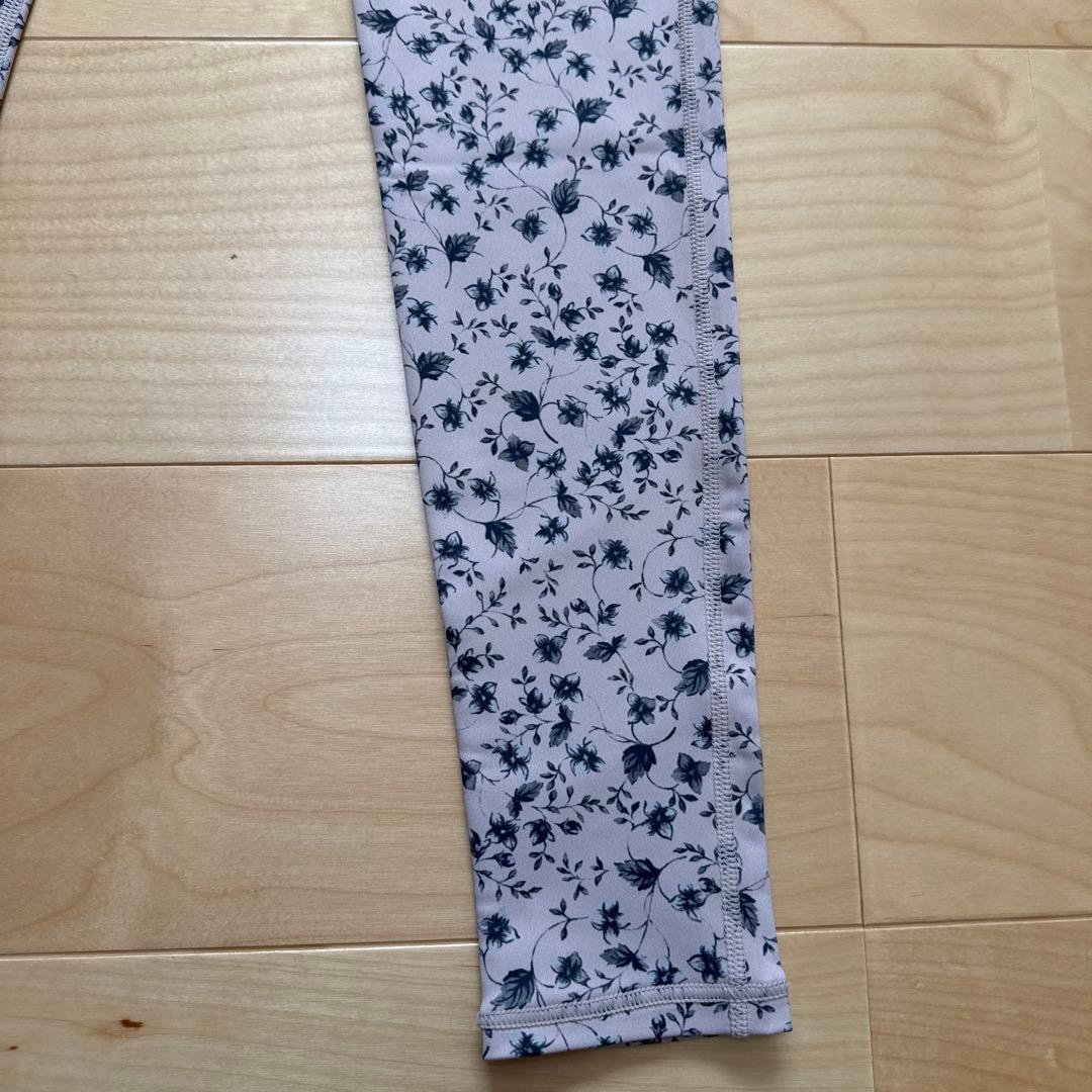 emmi エミ　ヨガウェア　上下セット　ブラトップ　フラワーレギンス　S 新品
