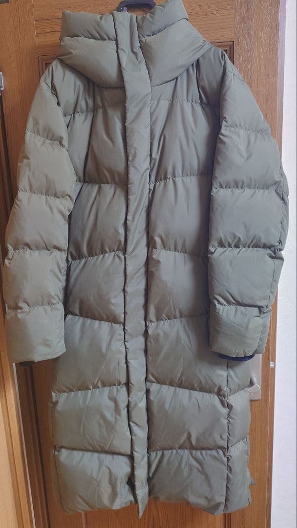 新品！！DUARIGオリーブ色ダウンベンチコート値下げ交渉可能　ペット・喫煙無し