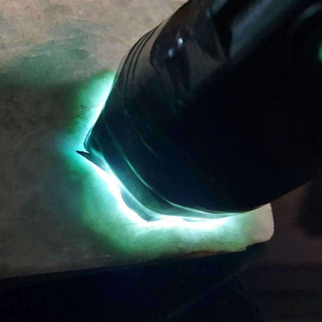 スッキリしたグレーが綺麗✨ 大きな本翡翠 JADEITE 原石 表面磨き 531