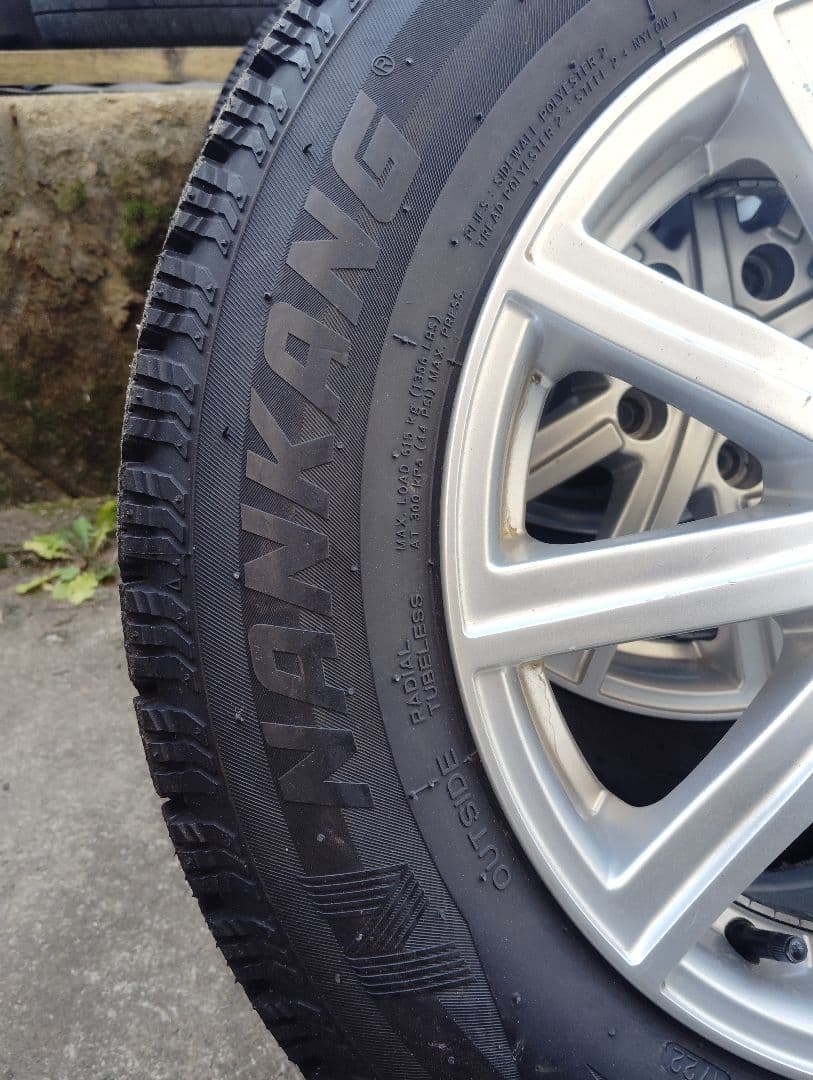 195/65R15 6J 114.3/5H ET50 2022年製中古セット