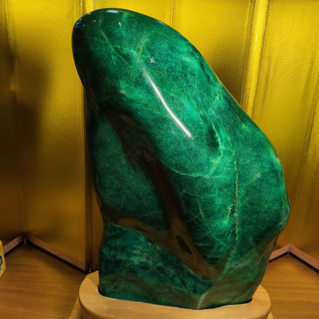 翡翠 ヒスイ 特大 約11.6kg 天然石 自然石 水石 木製専門台座付き