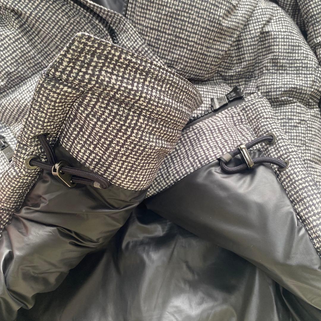 美品　HUGOBOSS ダウンジャケット リアルダウン　ダックダウンフェザー　L