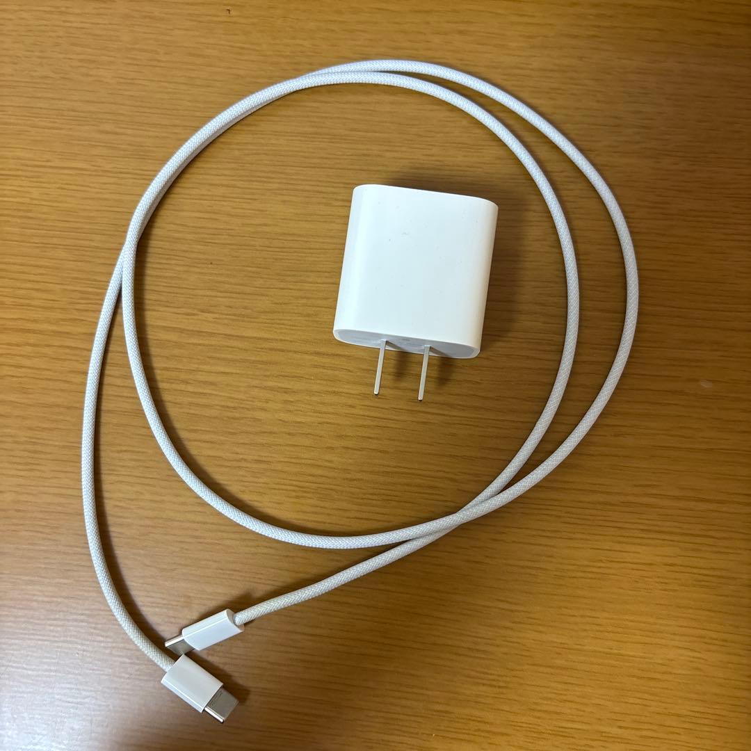 【美品】iPad 10世代 64GB シルバー