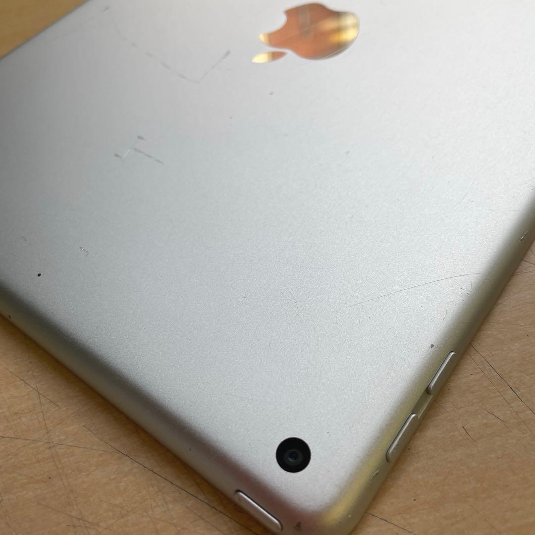 iPad 第6世代　A1893　Wi-Fiモデル　シルバー　32GB #3