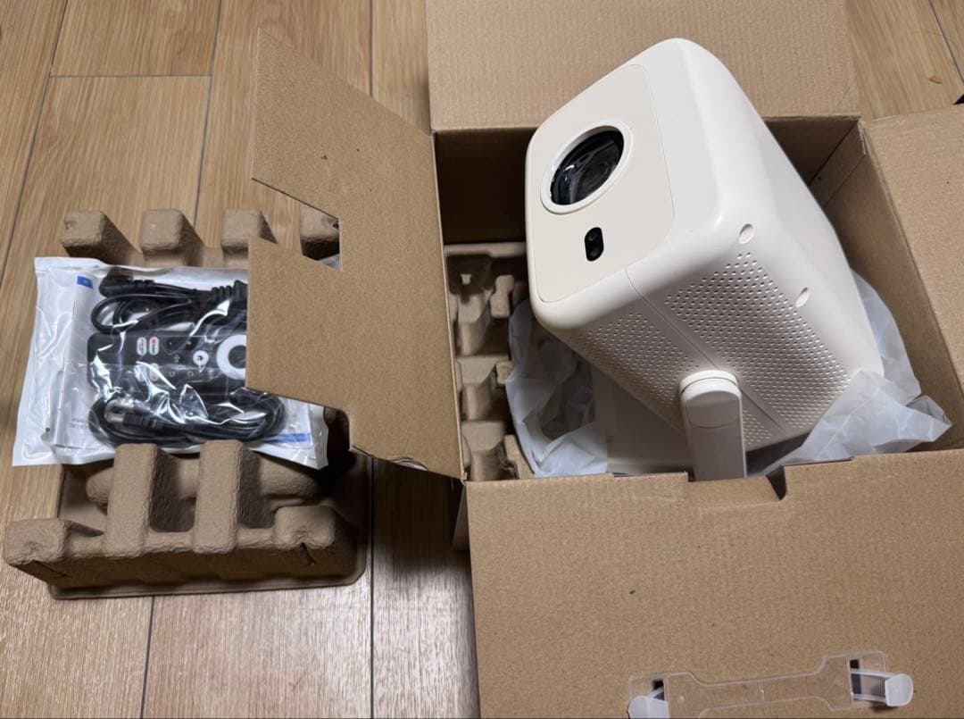 プロジェクター　未使用品