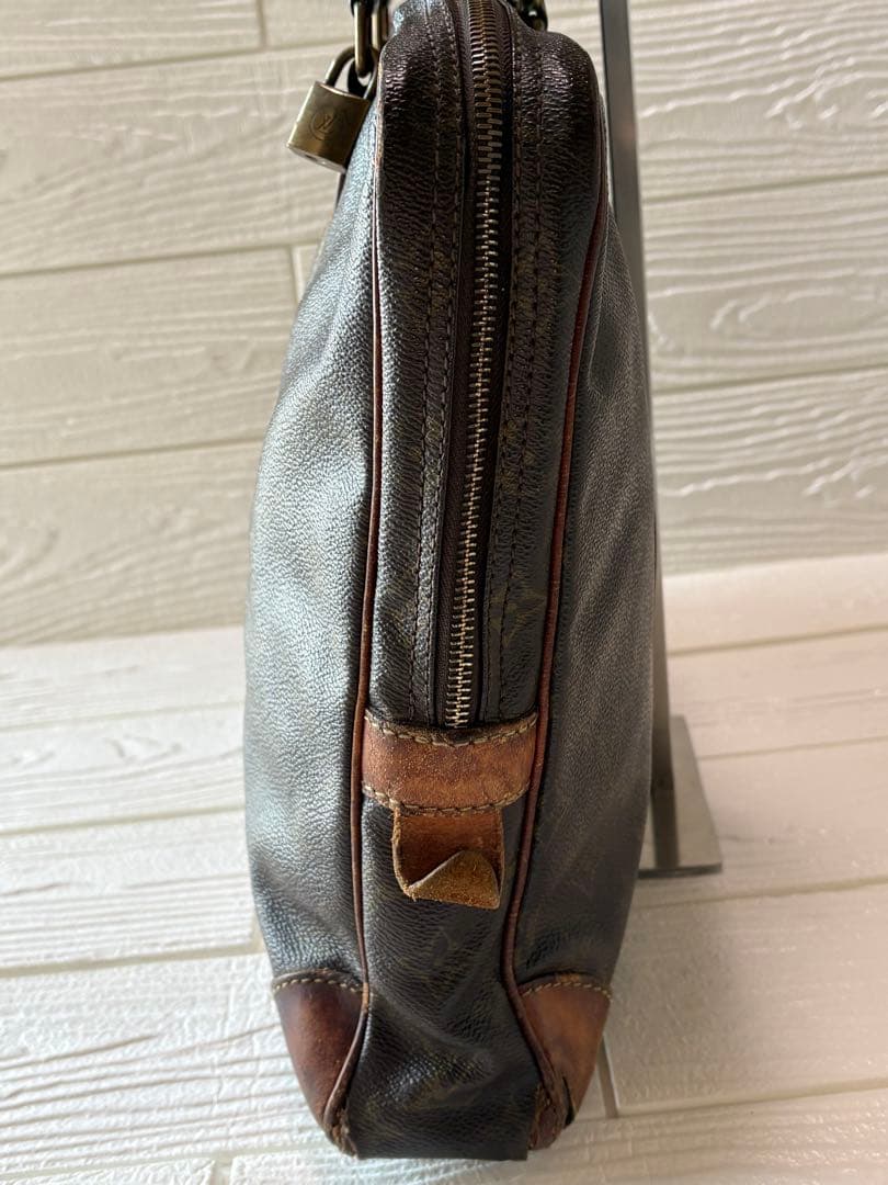 LOUIS VUITTON モノグラム　ビジネスバッグ