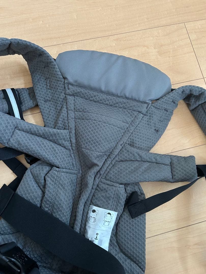 ［あゆみです］ergobaby OMNI Breeze 抱っこ紐 グレー