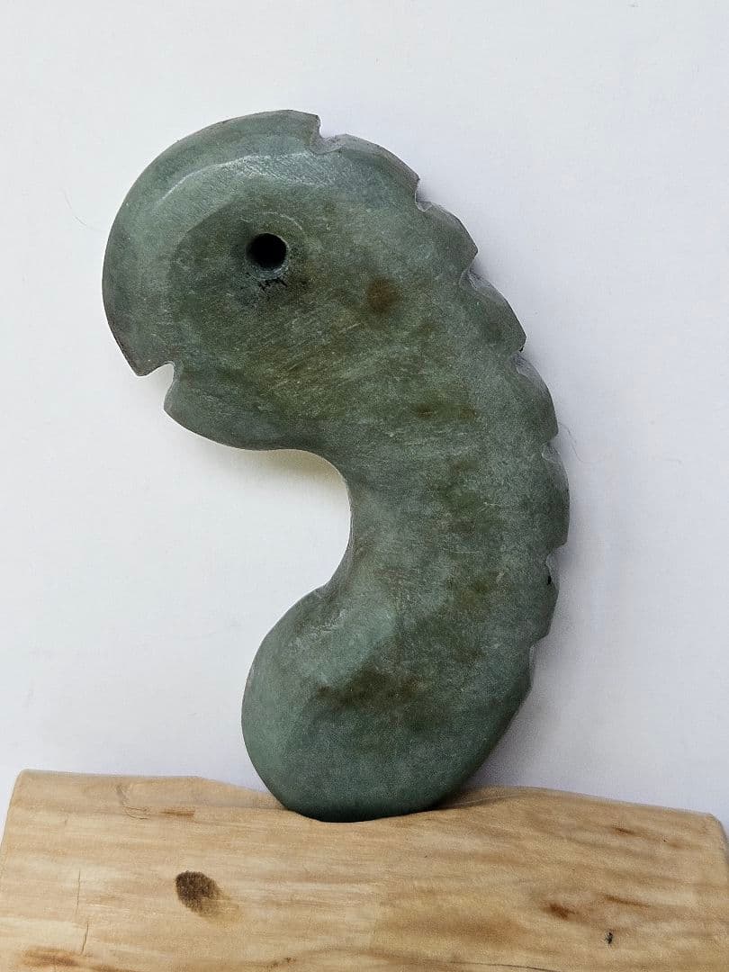 ひびき　　　　　　獣形　薙鎌 翡翠勾玉