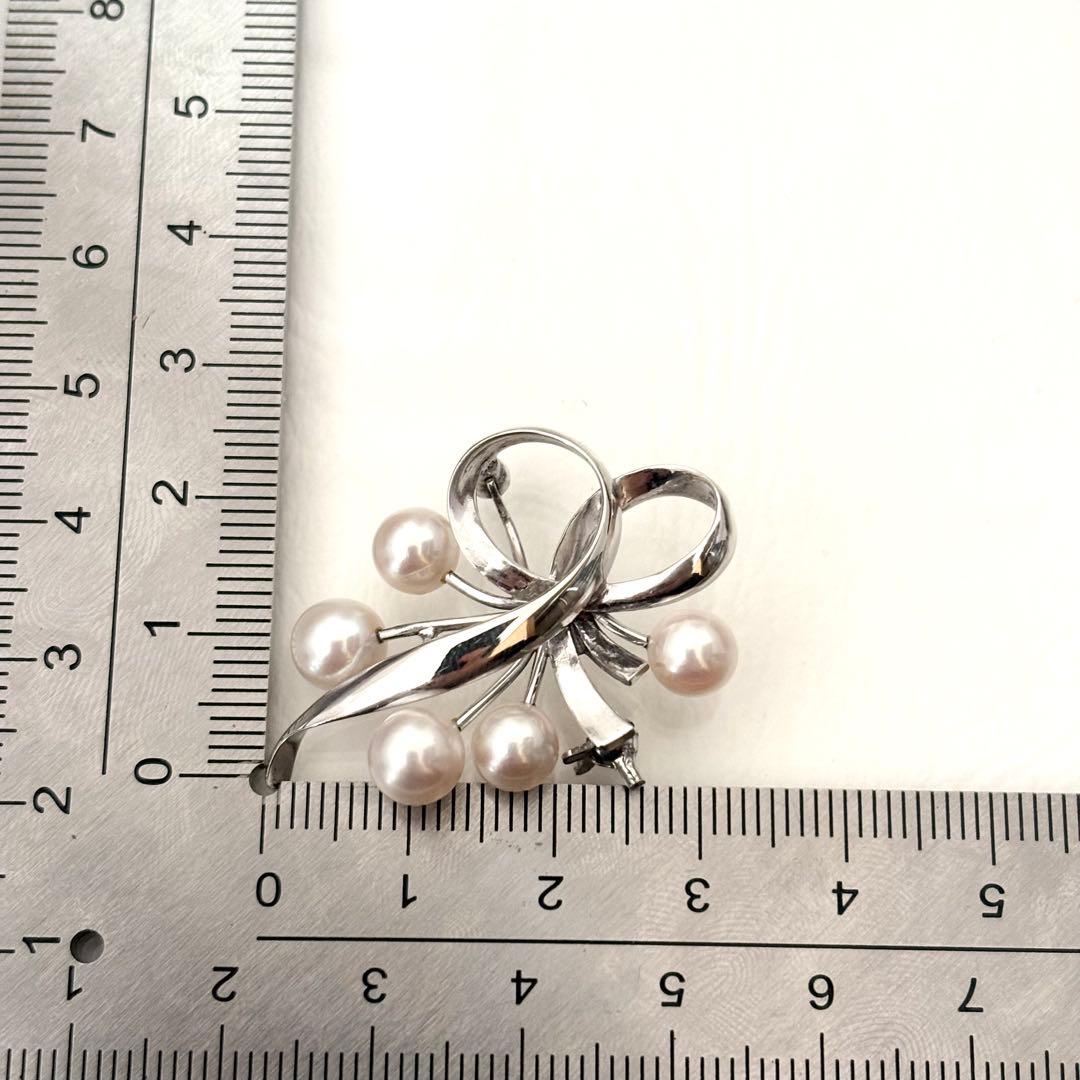 444【ミキモト】シルバー　パール　5珠　ブローチ　　皇室御用達ブランド