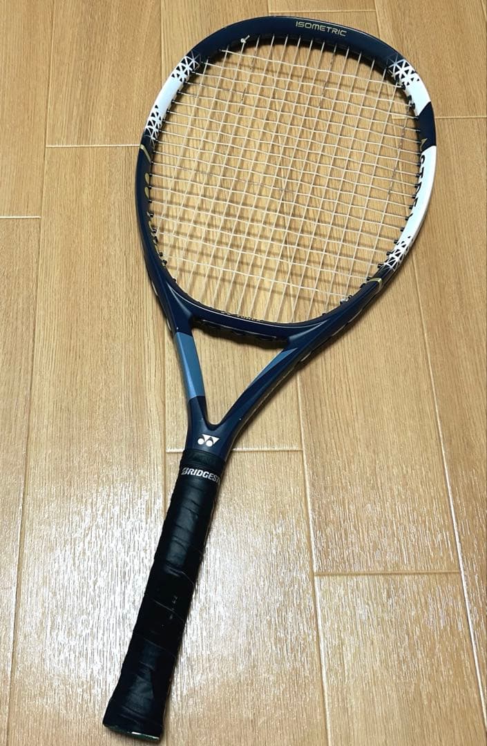 美品 ヨネックス　YONEX ASTREL 105 テニスラケット　G1E