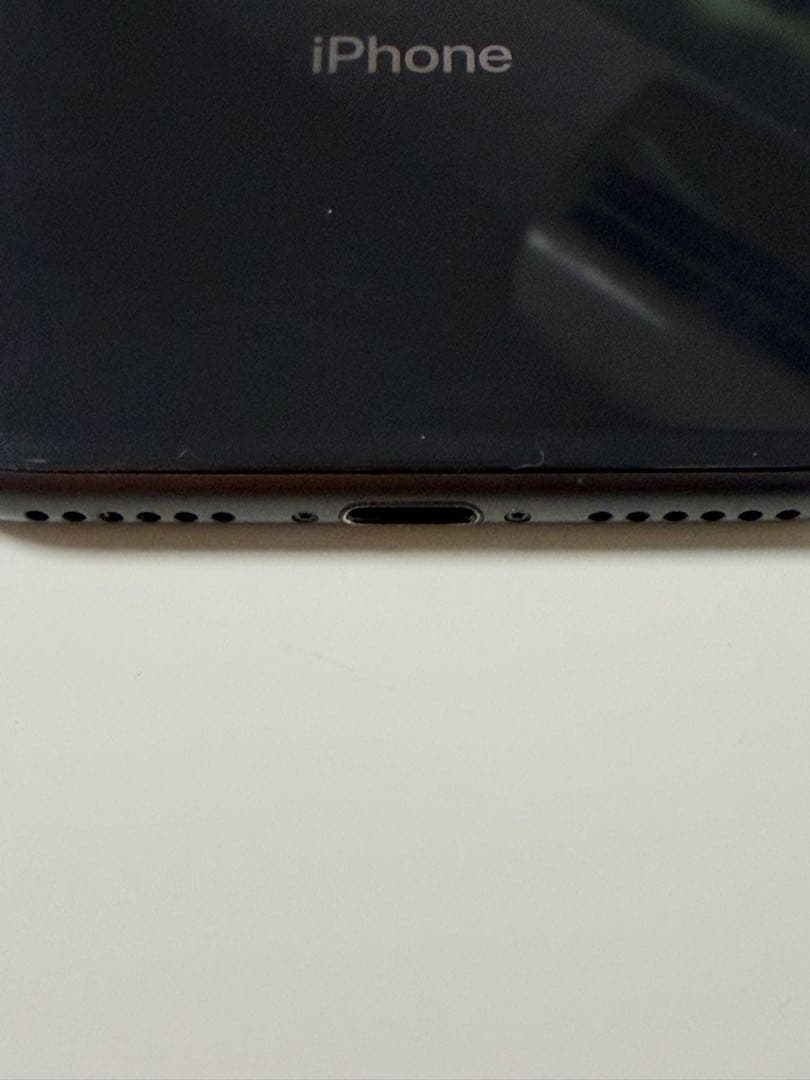 【極美品！】【バッテリー83%】iPhone 8 128GB ブラック