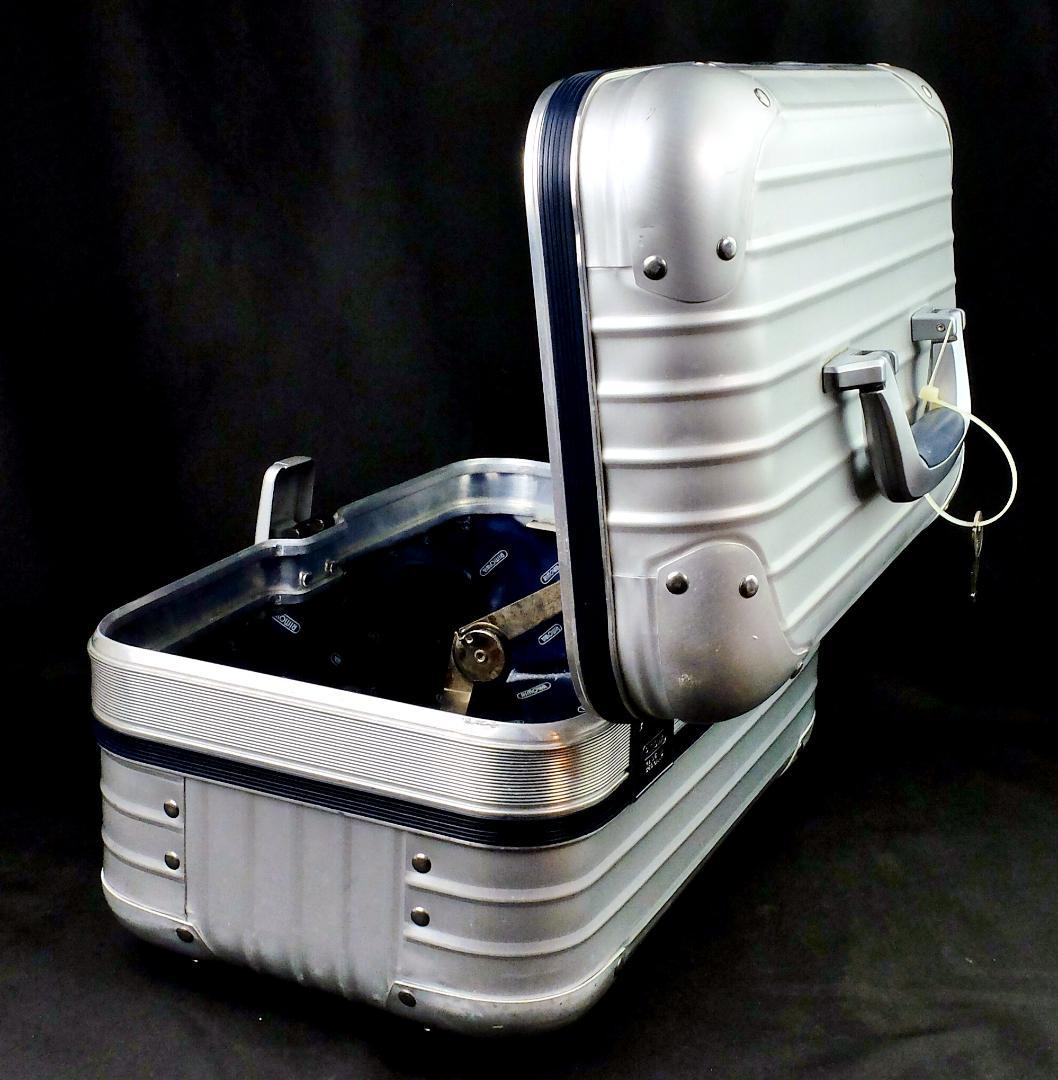 リモワ 924.38『シルバーインテグラル』ビューティーケース19L 鍵付