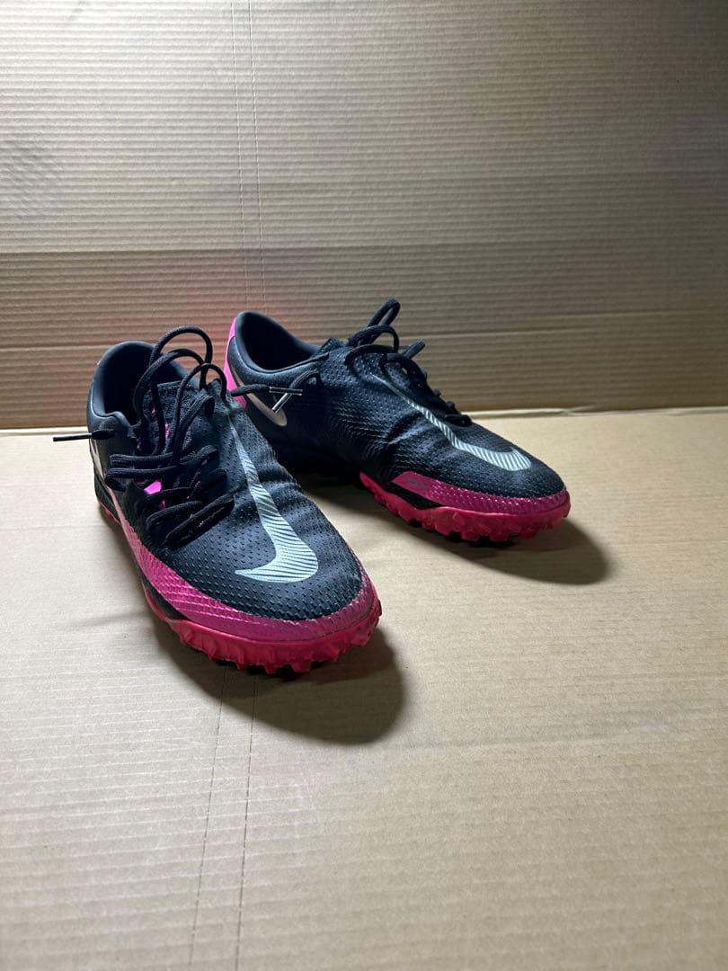 ナイキ　リアクトファントムＧＴ　ＰＲＯ　ＴＦ　２７センチ　フットサル　サッカー