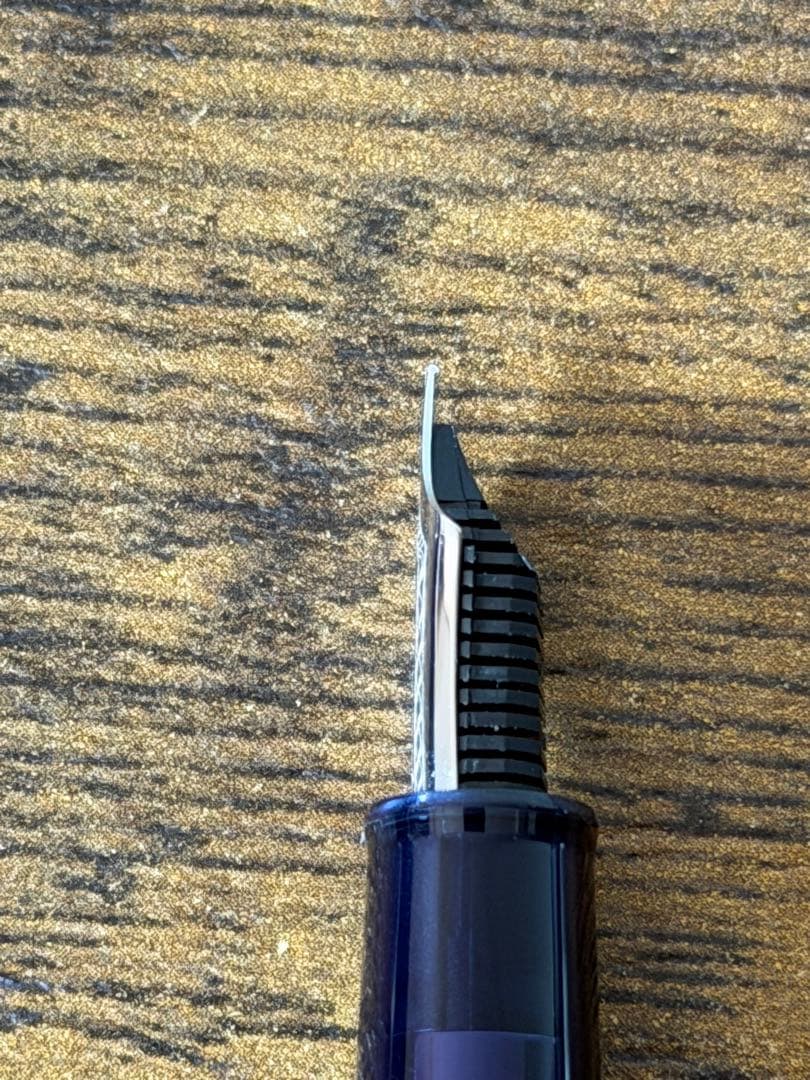 新品未使用　ヴェイリオ VEILIO バイオレット　21金　万年筆　中細字