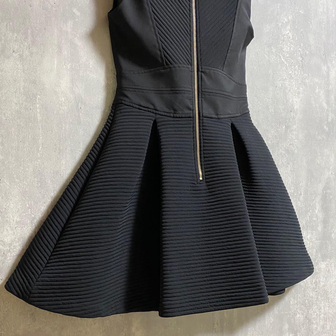 美品 エリザベッタフランキ ミニ丈 ノースリーブ ワンピース Aライン フレア