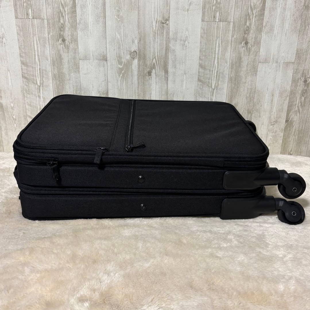 【廃盤・美品】無印良品 半分の厚みで収納できるソフトキャリーケース (S)