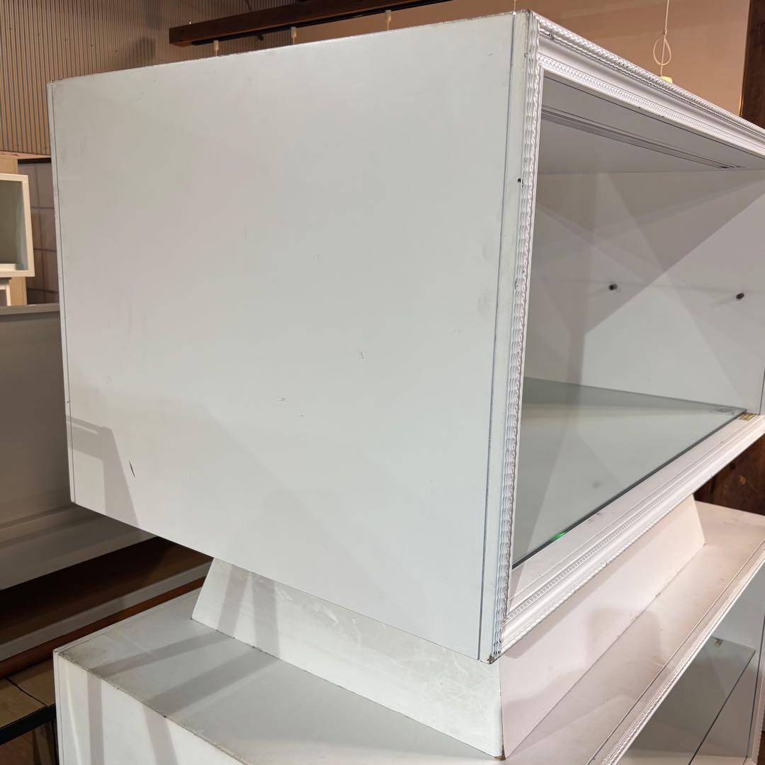 引取限定 ホワイト ガラスショーケース 店舗什器 インテリア 飾り棚 点灯確認済