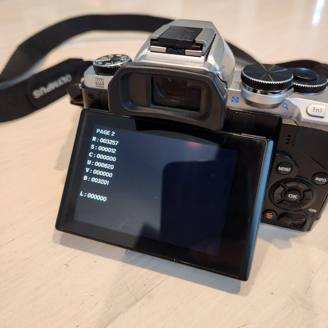 OLYMPUS OM-D E-M10 シャッター数 3257回