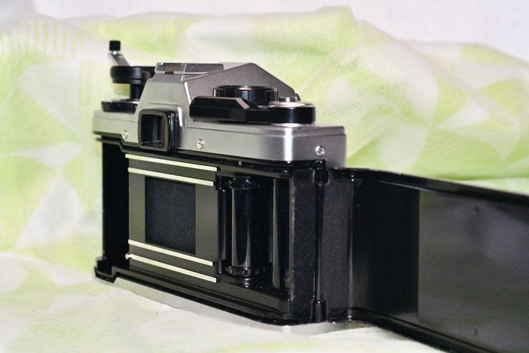 お値引き《動作品》OLYMPUS OM10 +広角レンズ　a407-1