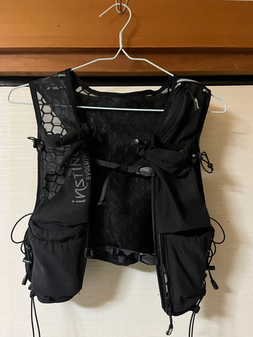 INSTINCT EVOLUTION 7L BlackEdition ザック