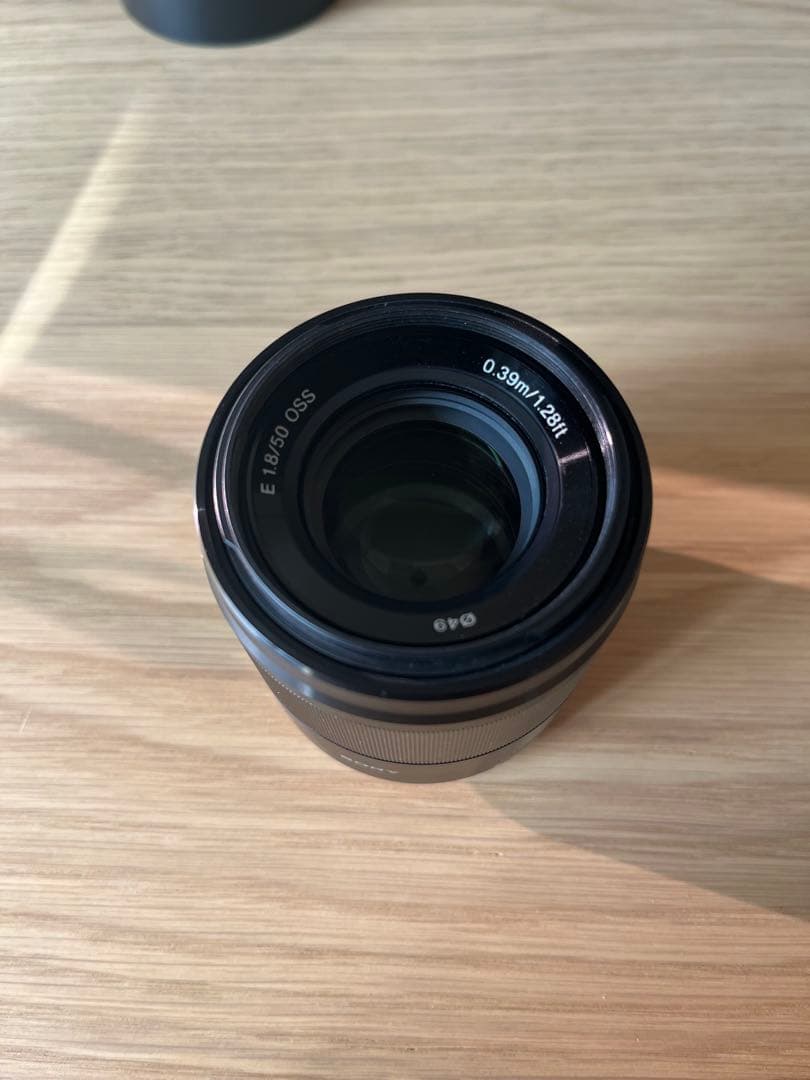 SONY E 50mm F1.8 OSS レンズ