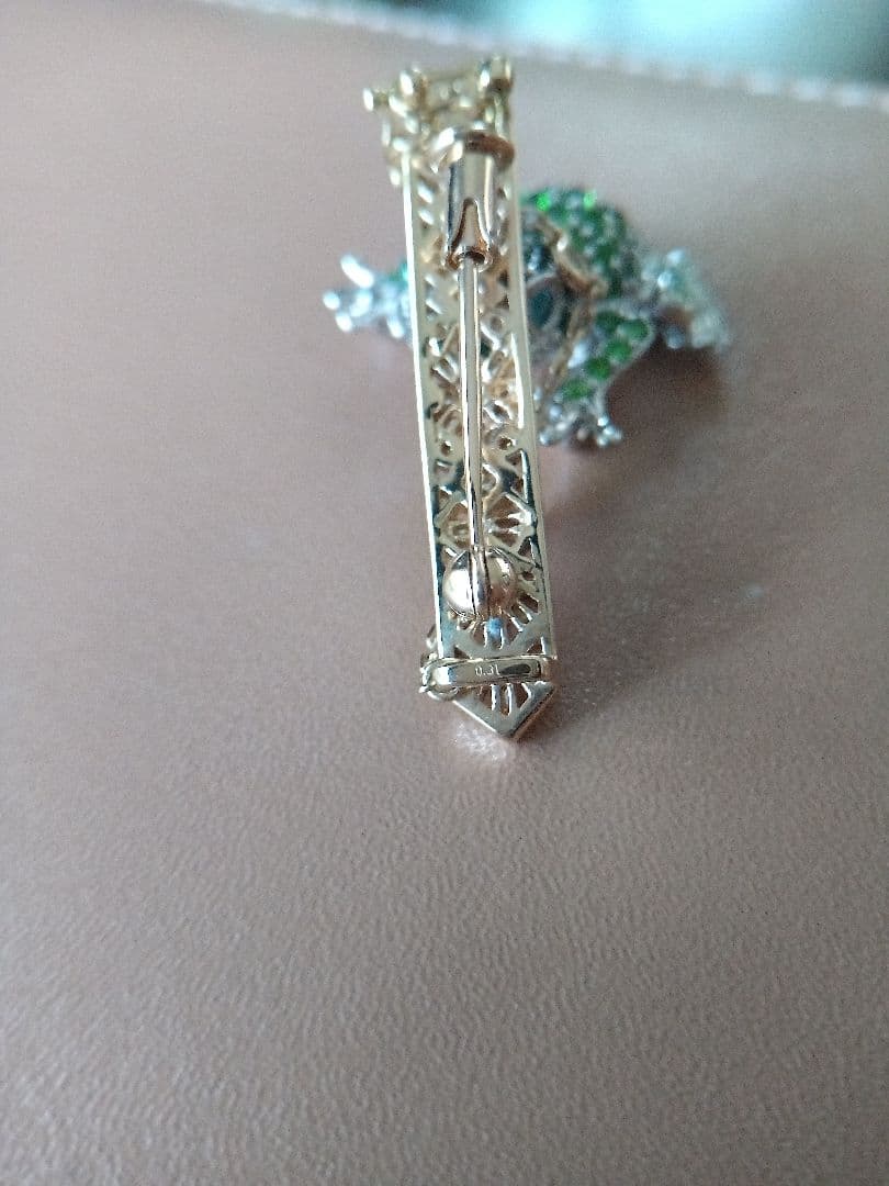 K18 18金　ブローチ ダイヤモンド0.31付き　3.4㌘