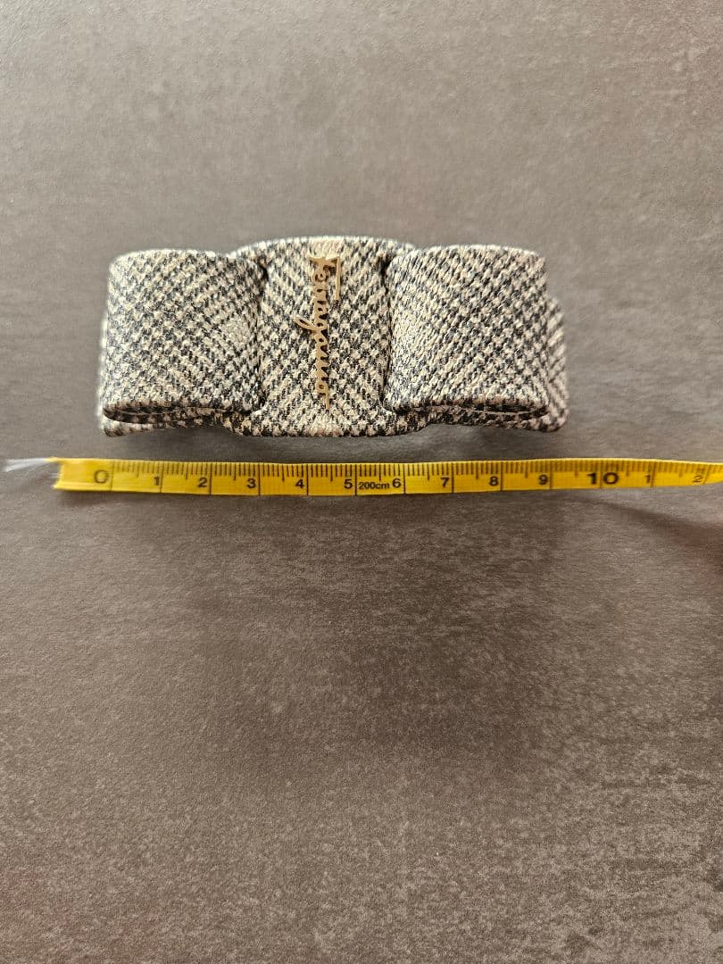 フェラガモ　リボンバレッタ