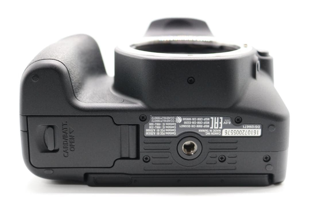 ボディ新品級　【Canon EOS Kiss X9 ダブルレンズセット】