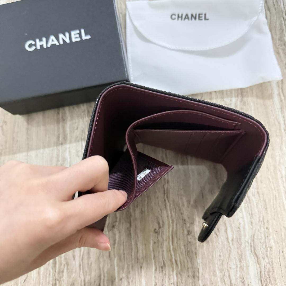 美品ノベルティ　折財布　ブラック