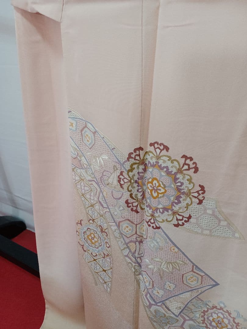 ［訪問着］新品未使用品　しつけ有り　一つ紋　スワトウ刺繍　K-483