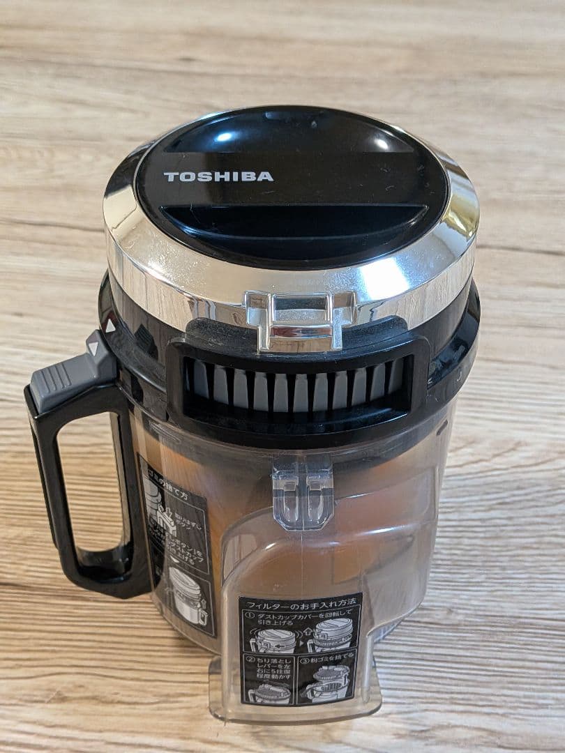 TOSHIBA　サイクロン掃除機　トルネオ　VC-C7(R)　2019年製