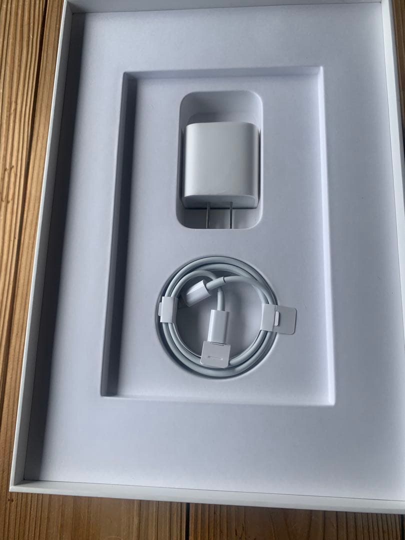 Apple iPad 第9世代 64GB シルバー・Wi-Fi