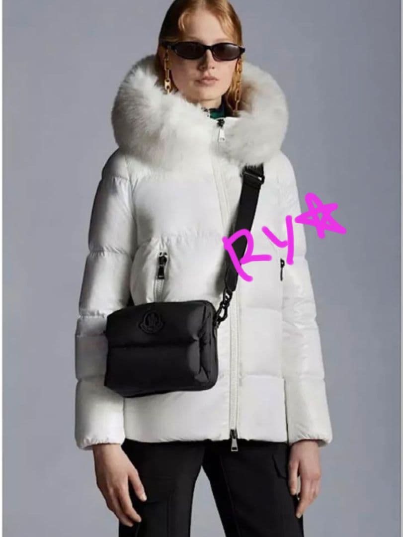 新品★MONCLER ボディバッグ ショルダーバッグ ポーチ ピンク