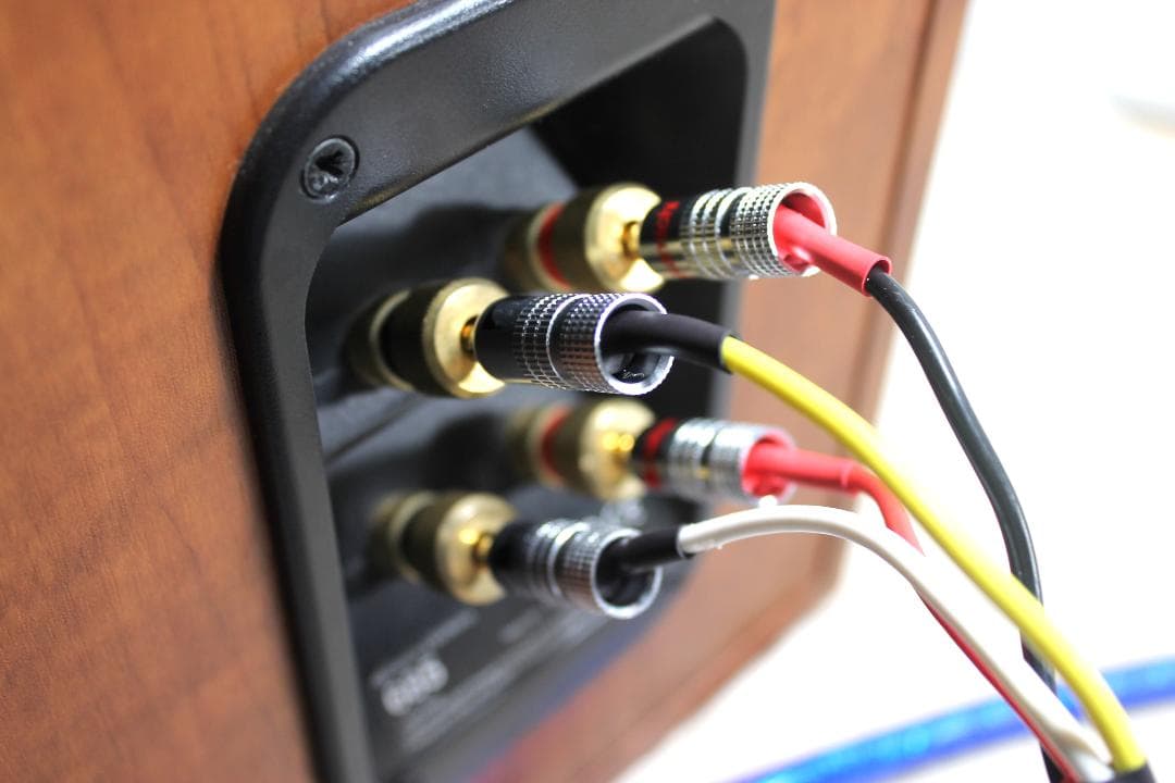 5500α ゾノトーン ZONOTONE 1m2本　4出力4入力用です。