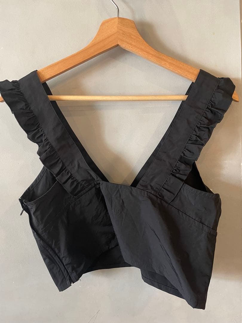 ＊くるみ＊マチュピチュ V/N フリル付き黒キャミソール